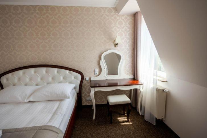 Hotel Palacowa Narol Esterno foto
